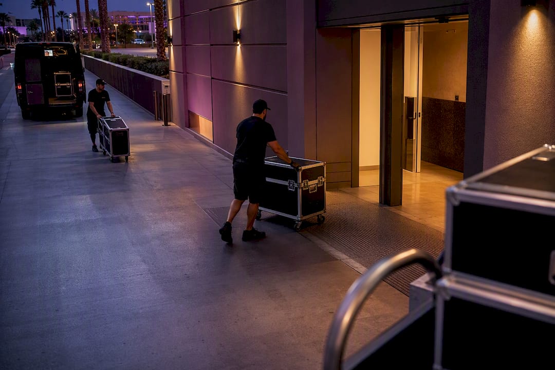 Staggered event vendor load-in at service entrance