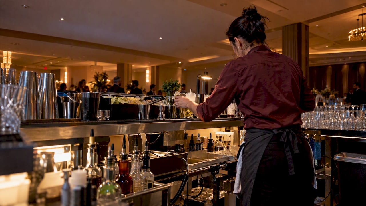 Mobile bar with practical lighting zones